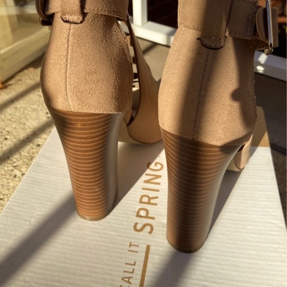 ✨NWT✨ Call it spring suede gladiator heeled sandals - Picture 2 of 5
